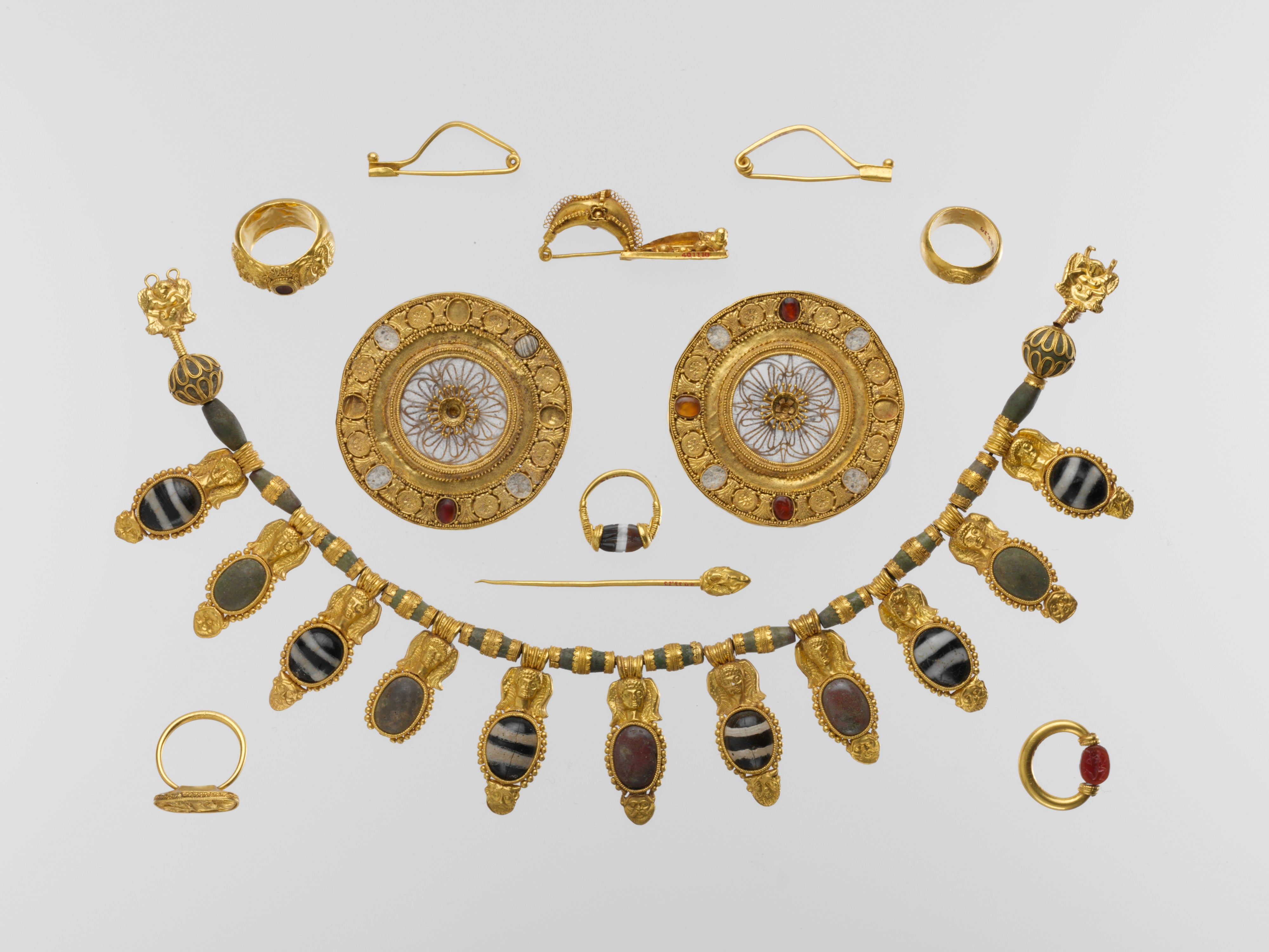 The Indian Jewellery collection at the Victoria & Albert Museum