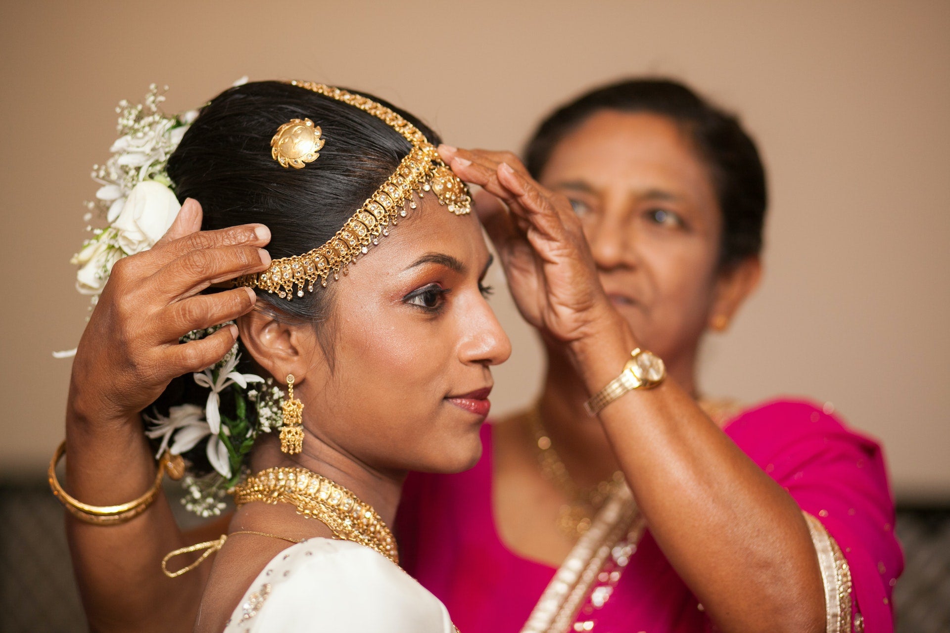 A trousseau service to keep your bridal make-up in check